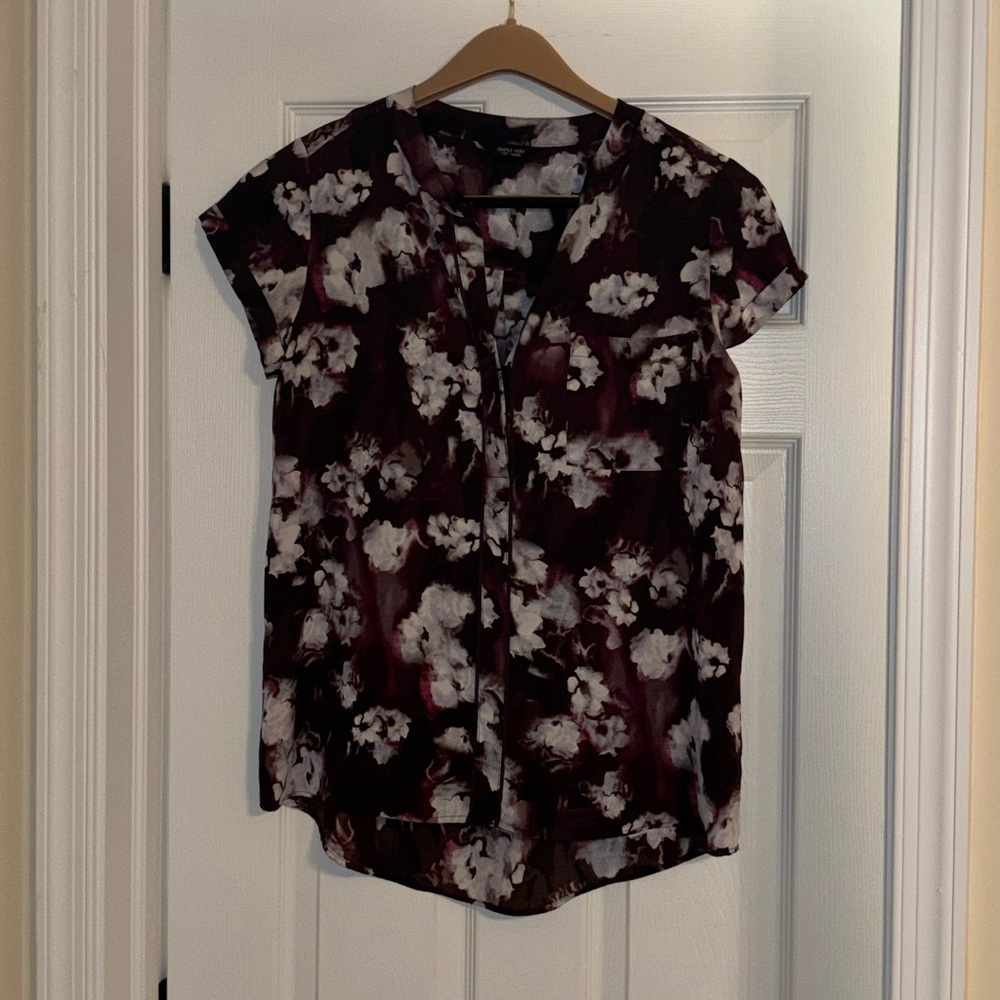 Simply Vera Vera Wang Burgundy and White Floral Cap-Sleeve Blouse